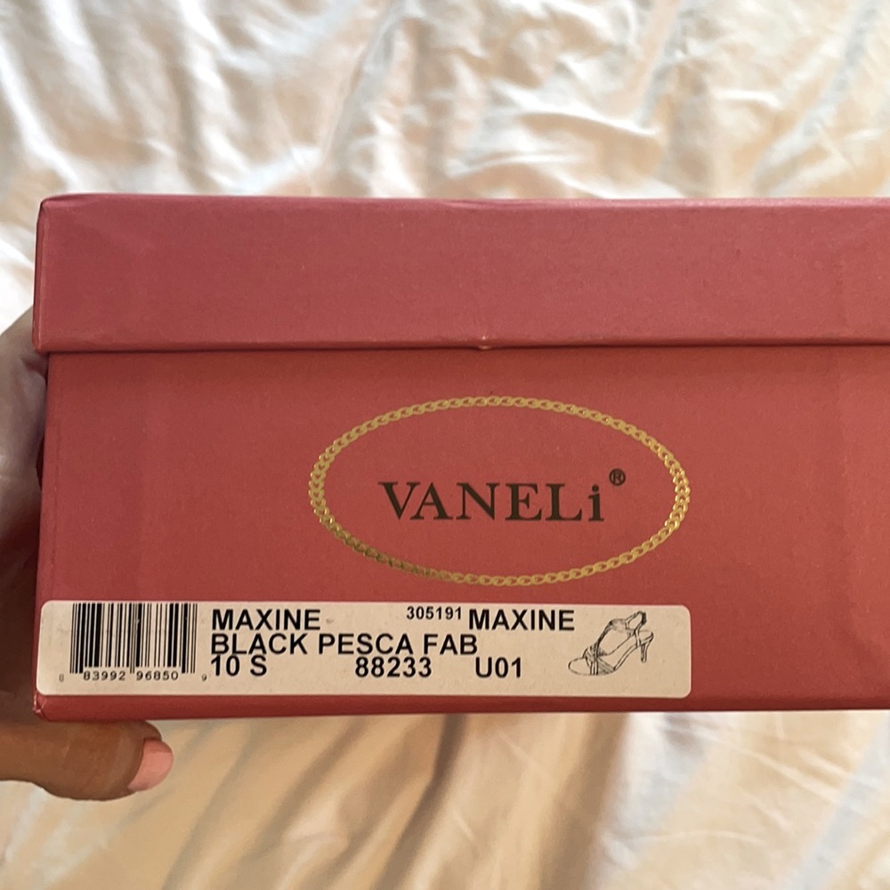 NEW Vaneli Maxine black Pesca fabric size 10S